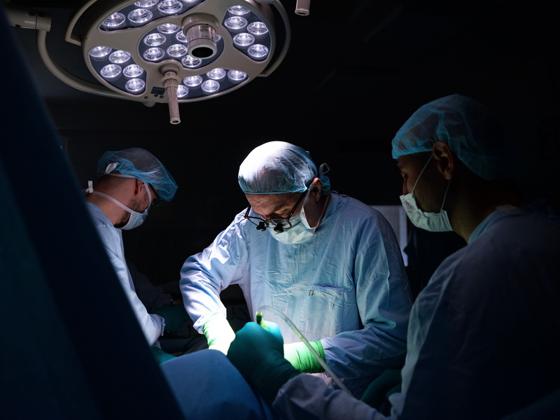 В НМИЦ онкологии им. Н.Н. Петрова удалили гигантскую злокачественную опухоль из грудной клетки 12-летнего ребенка