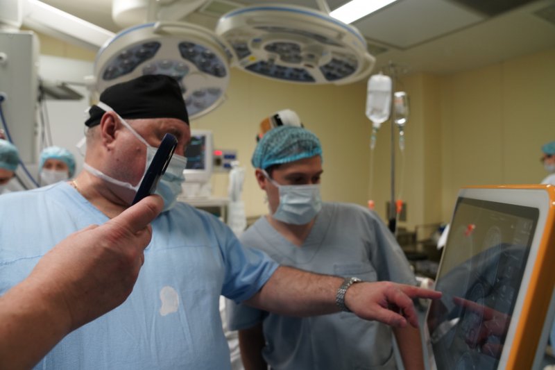 «Хирургическое лечение опухолей орбиты»: нейрохирурги НМИЦ проведут операцию в прямом эфире