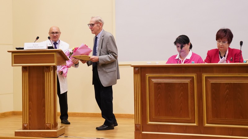 «Розовый октябрь»: в НМИЦ онкологии им. Н.Н. Петрова Минздрава России подвели итоги Школы пациентов и их родственников