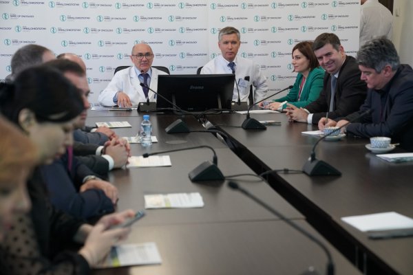 Иностранные делегации посетили с дружественным визитом НМИЦ онкологии им. Н. Н. Петрова 