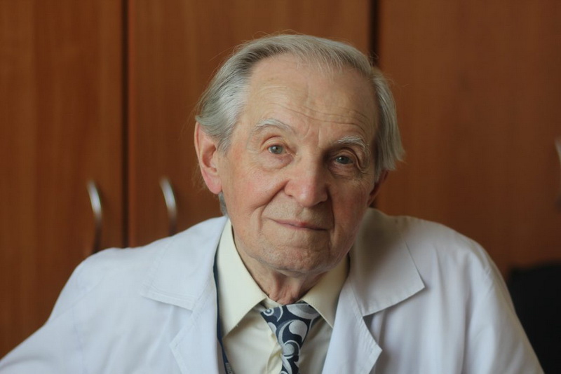 Заслуженному врачу РСФСР Виктору Алексеевичу Кочневу 85 лет