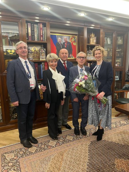 Владимиру Фёдоровичу Семиглазову присвоено звание почетного профессора НМИЦ акушерства, гинекологии и перинатологии им. Кулакова